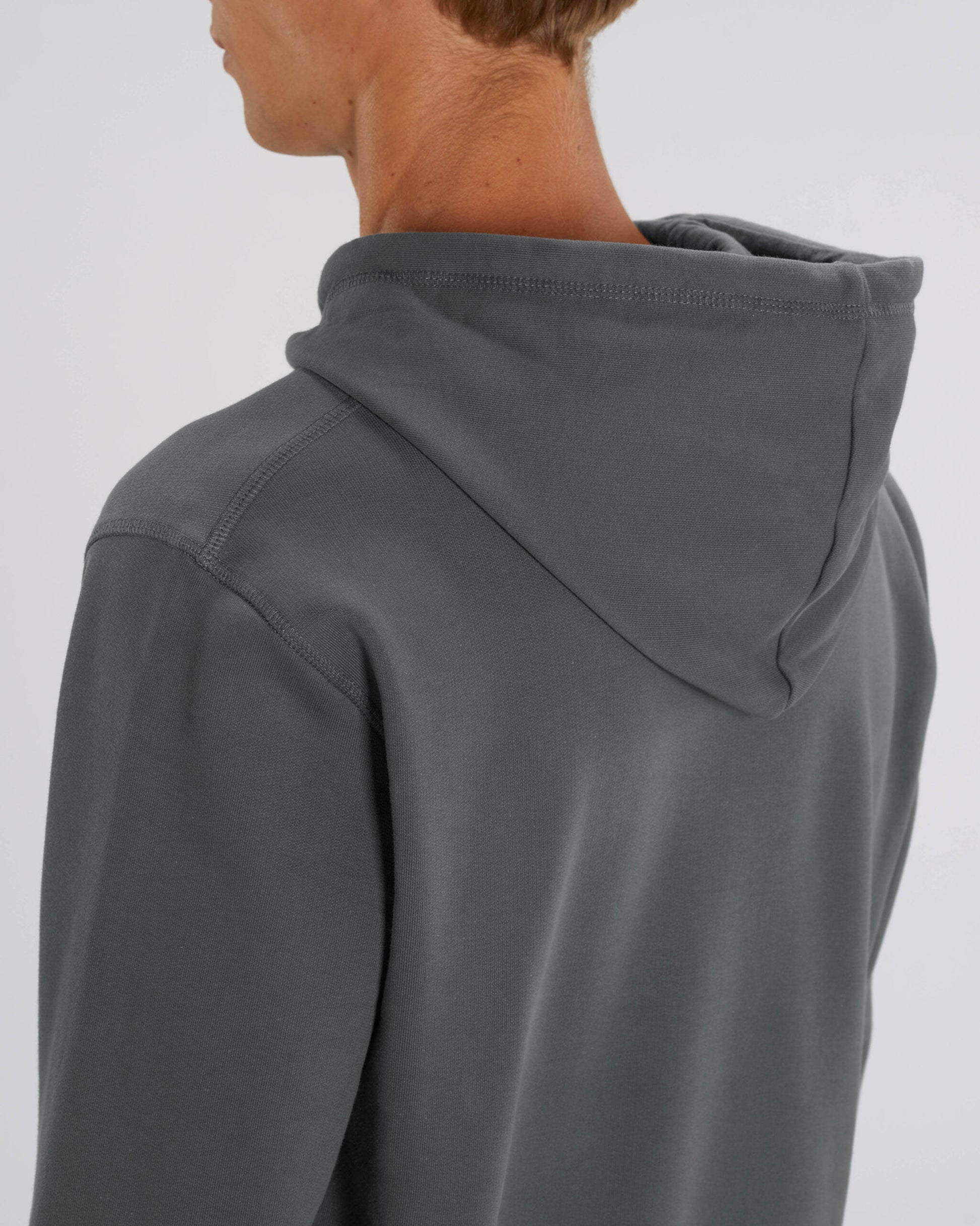 Maker Anthracite Studio Front Detail 0 scaled
